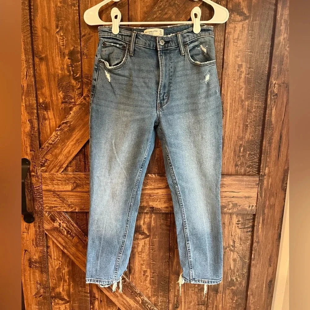 Abercrombie and fitch Womens denim jeans size 4‎ /27” waist distressed skinny